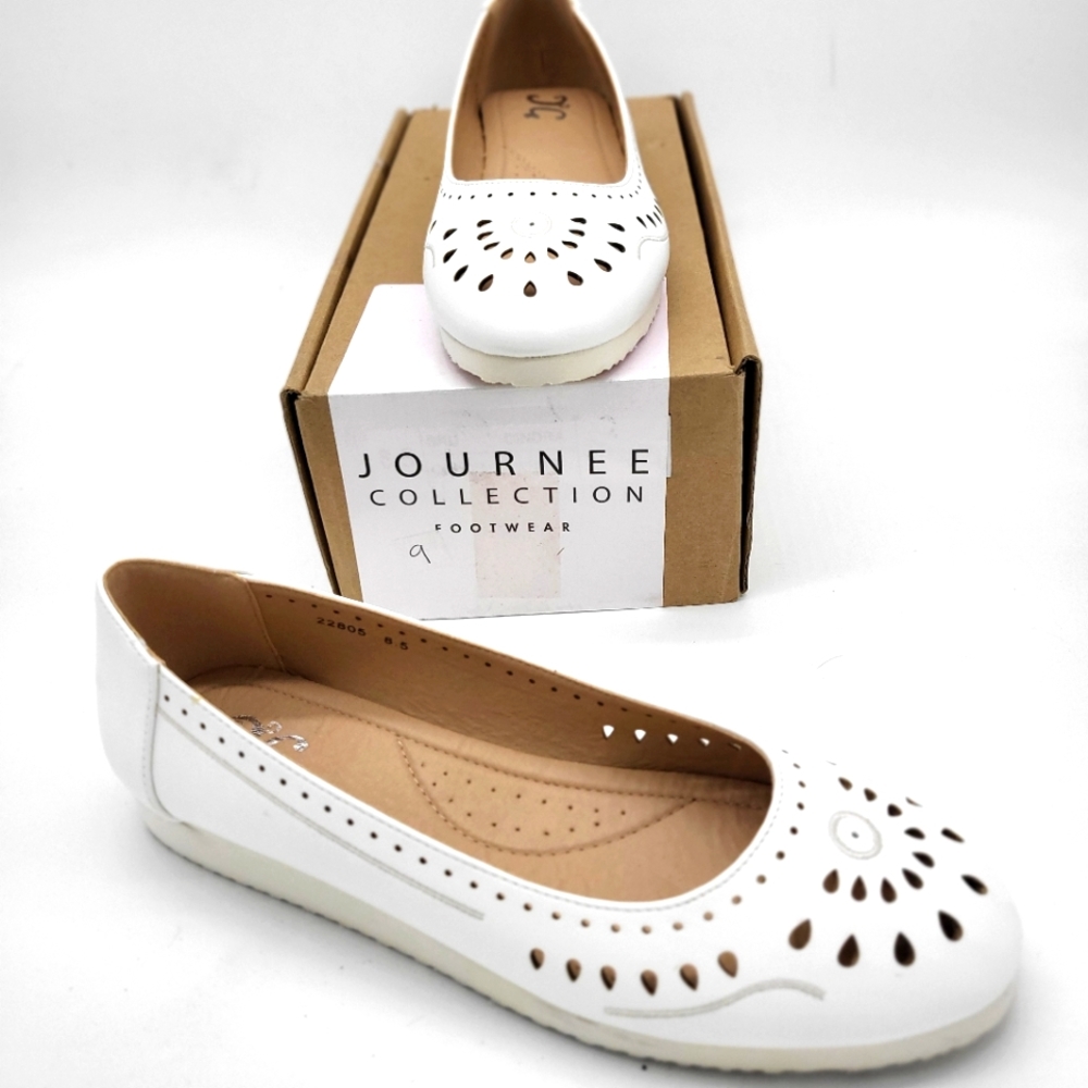 Brand New Journee Collection Cindra Ballet Flats